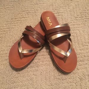 MIA “Flow” Two Toned Sandals